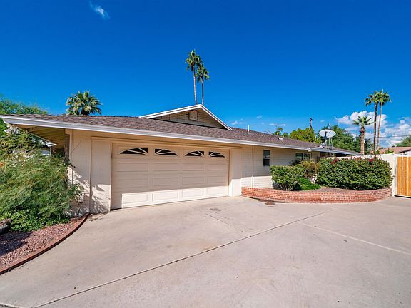 4th image of 2214 E San Juan Ave