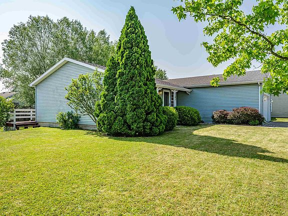 3rd image of 713 Camden Dr
