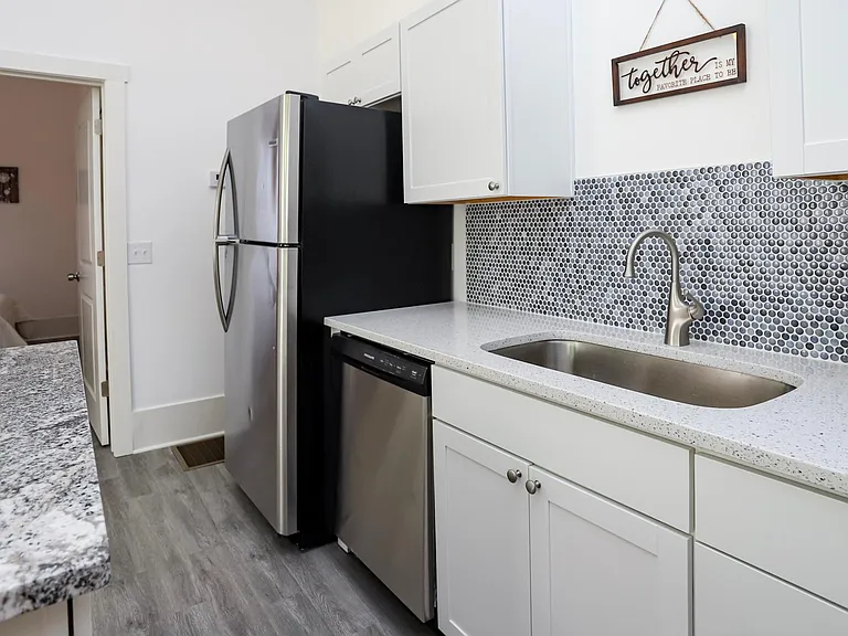 307 W 36th St #B — Photo 36