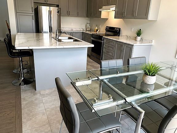 2nd image of 41 Fawndale Cres