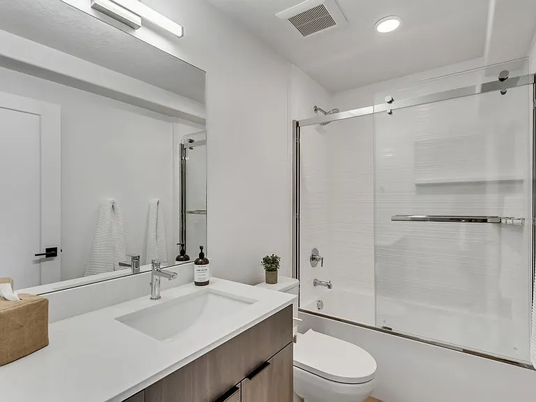 44 W Iko Ave — Photo 5