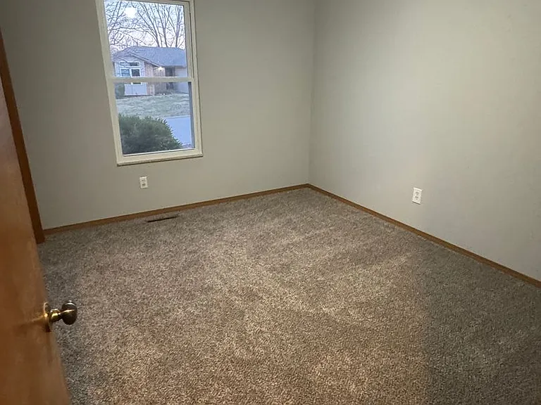 2762 W Roxbury St — Photo 12