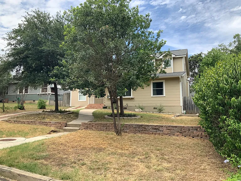 431 Irvington Dr — Photo 4