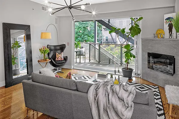 Sold by Keller Williams City Life Realty | media 3