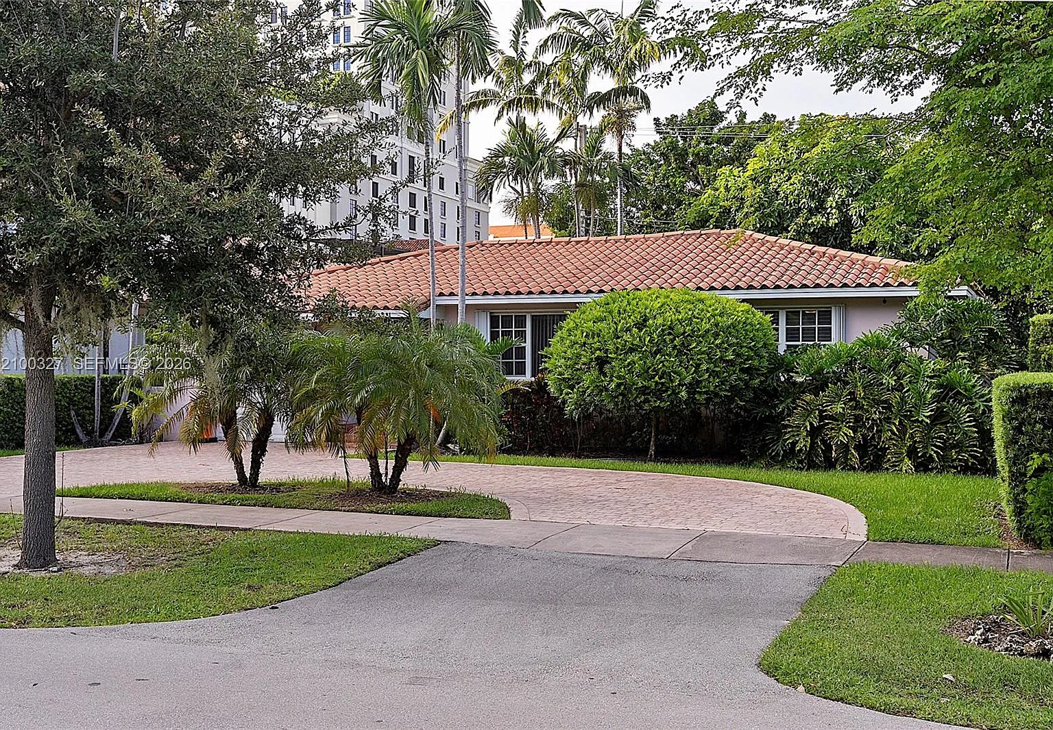 Coral Gables Crafts Sec — Photo 3