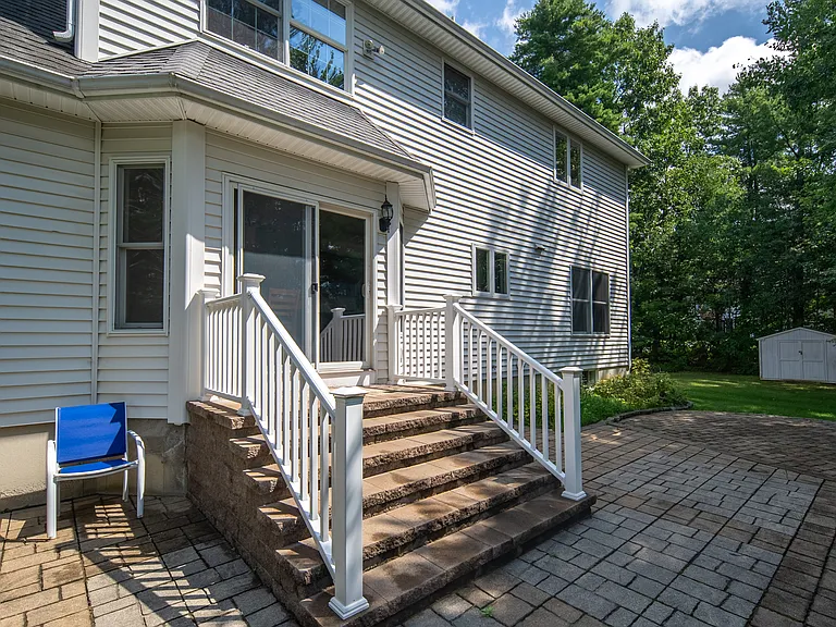 2 Oakline Ct — Photo 57