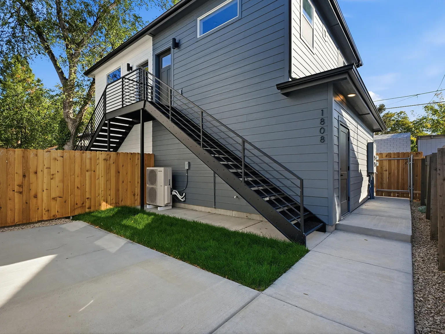 1 bed, 400 sqft, $1,500 — Photo 1
