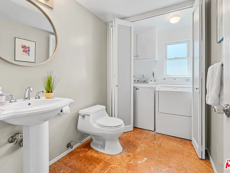 4725 S La Villa Marina #B — Photo 11