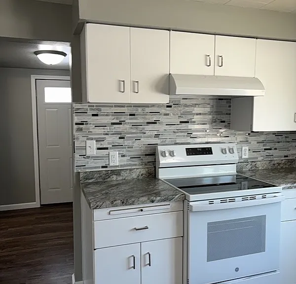 520 E Washington St — Photo 8