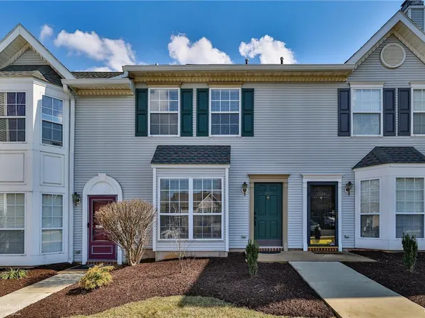 1917 Willings Ln, Hellertown, PA 18055