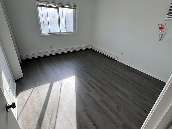 4th image of 500 Lincoln Ln APT 2W