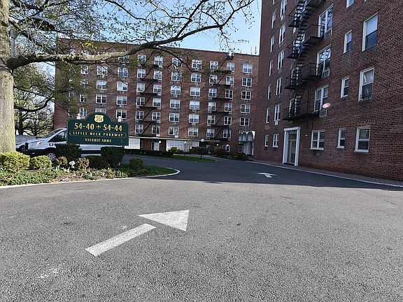 2nd image of 5440 Little Neck Pkwy APT 2D