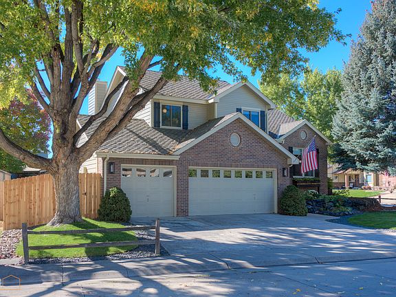 Beautiful treed lot