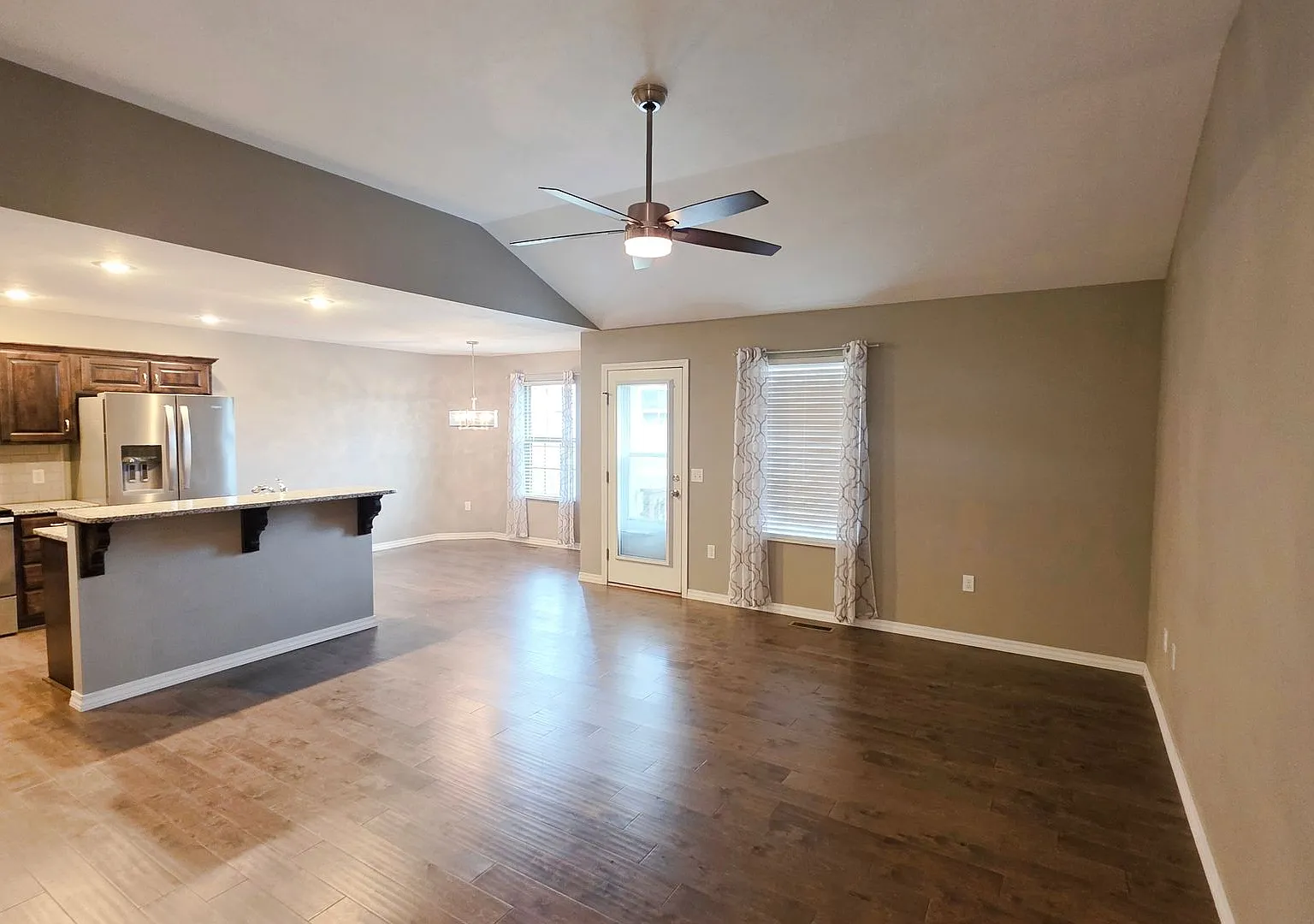 Beautifully Updated 3-Bedroom Home with 3-Car Garage & Workshop — Photo 2