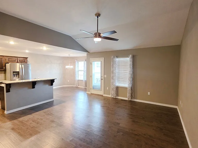 301 W Corsica St — Photo 2