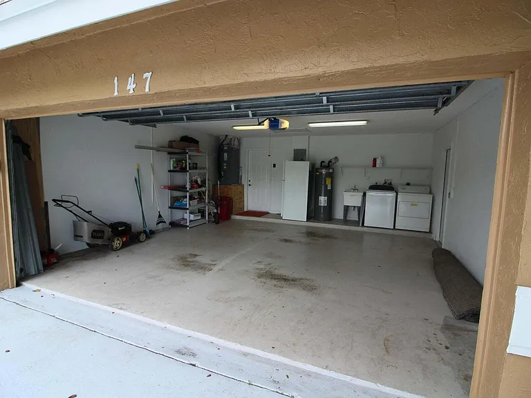 147 NW 10th Ave — Photo 6