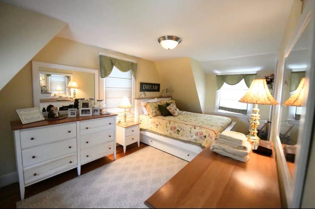 2 bed, 1337 sqft, $3,650 — Photo 3