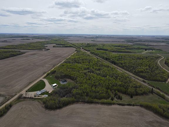 4th image of 82440 Range Road 221