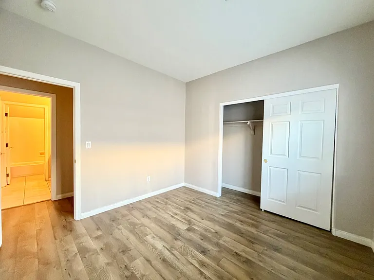8917 Waltzing Waters Ct — Photo 36
