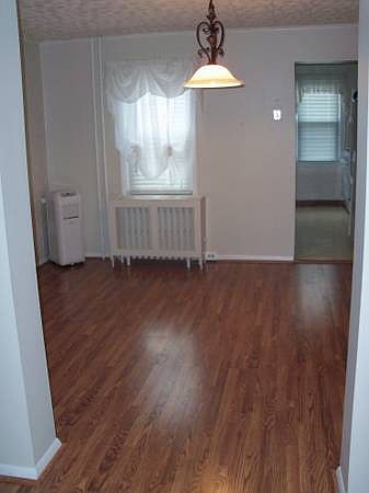 Dining Room to kitchen 