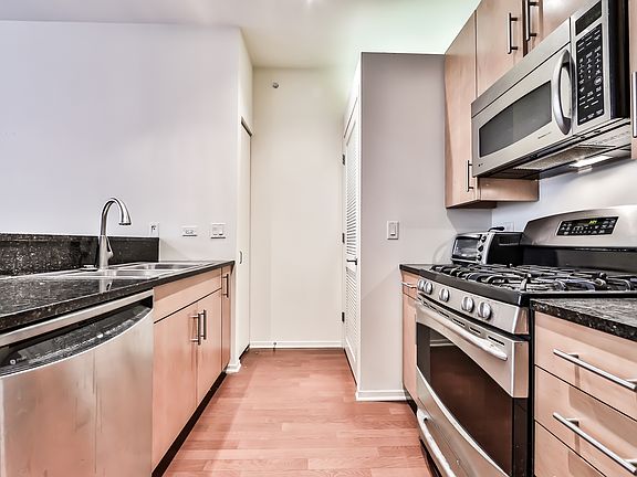 4th image of 310 S Michigan Ave Unit 1112