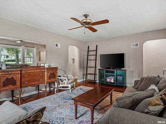 5th image of 2405 S College St