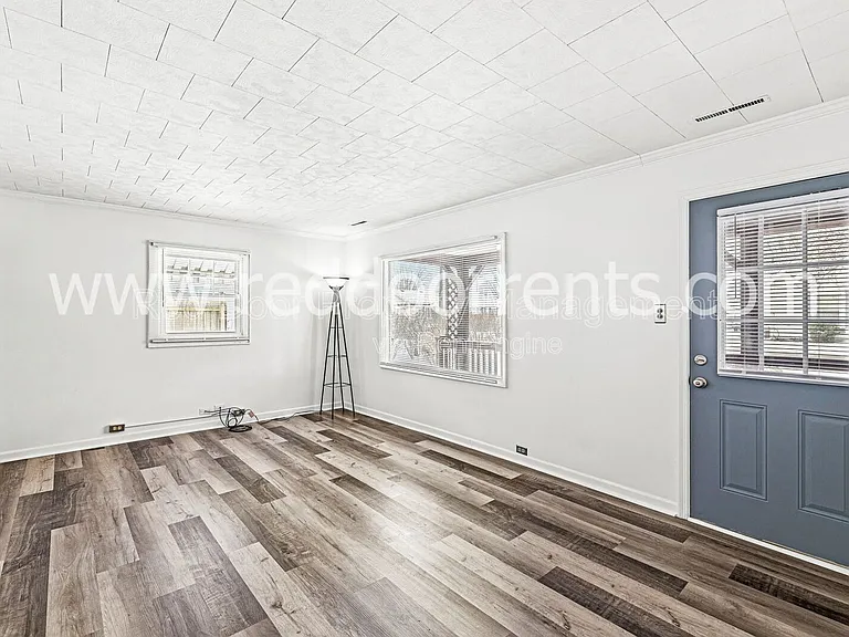424 Main St — Photo 9
