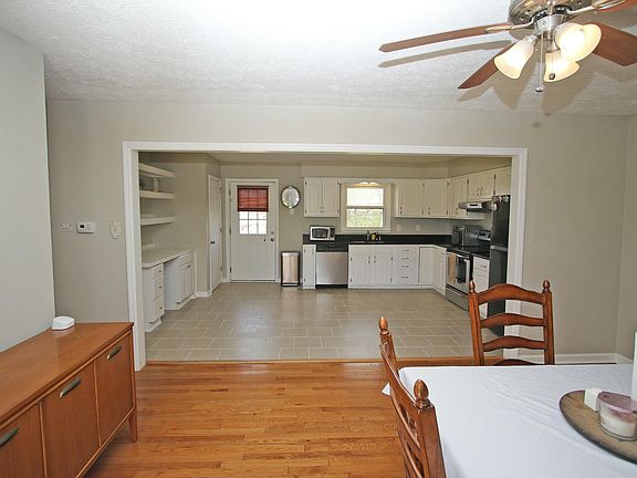 4th image of 1123 Tatesbrook Dr