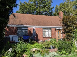 411 Oakhurst Ave, North Versailles, PA