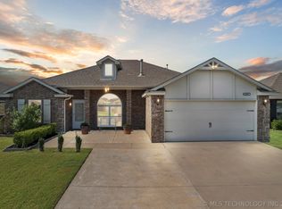 1030 E 148th St S, Glenpool, OK 74033