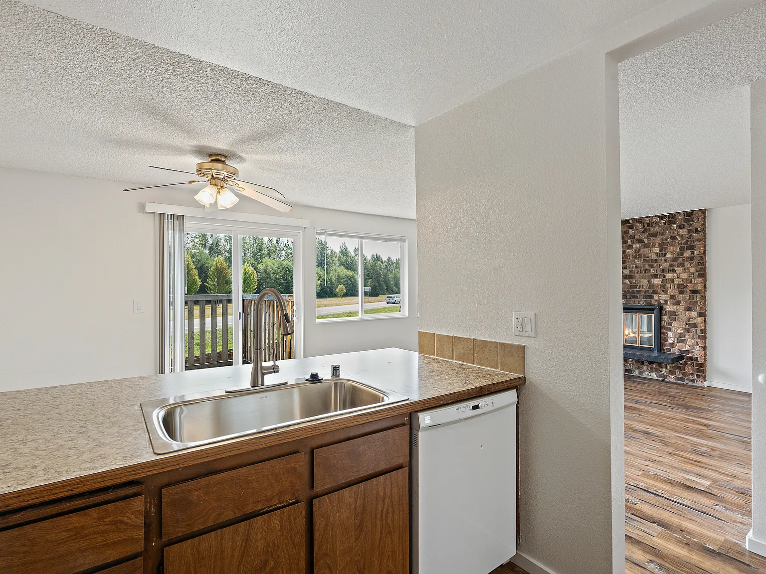 653 Myrtine St, Enumclaw - A — Photo 2