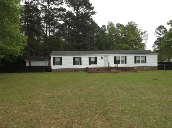 1198 Moultrie Dr, Manning, SC 29102