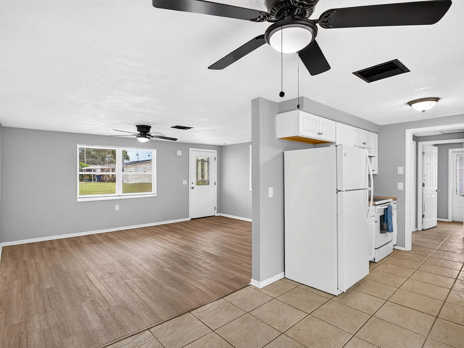 3 bed, 1143 sqft, $1,695 — Photo 4