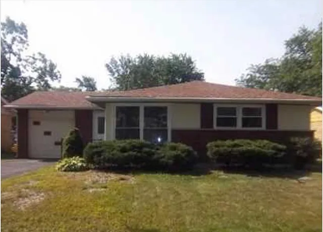 3315 Maple Ln photo 1