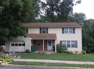 2552 Valley Dr, Lancaster, PA