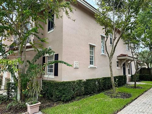 287 Las Brisas Cir Photo 1