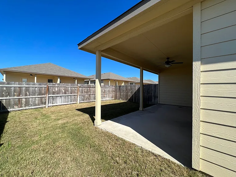 1128 Renee Way — Photo 15