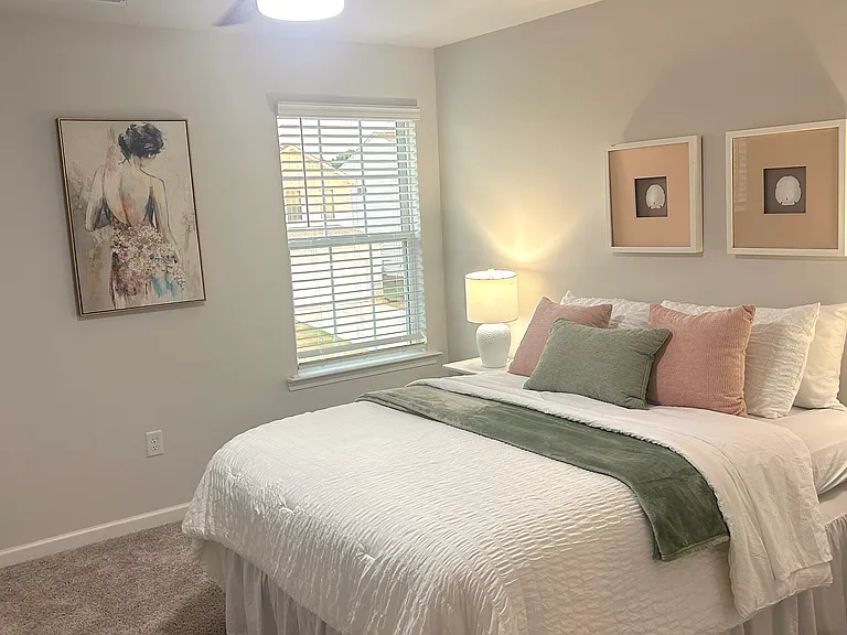 828 Royal Red Ct — Photo 28