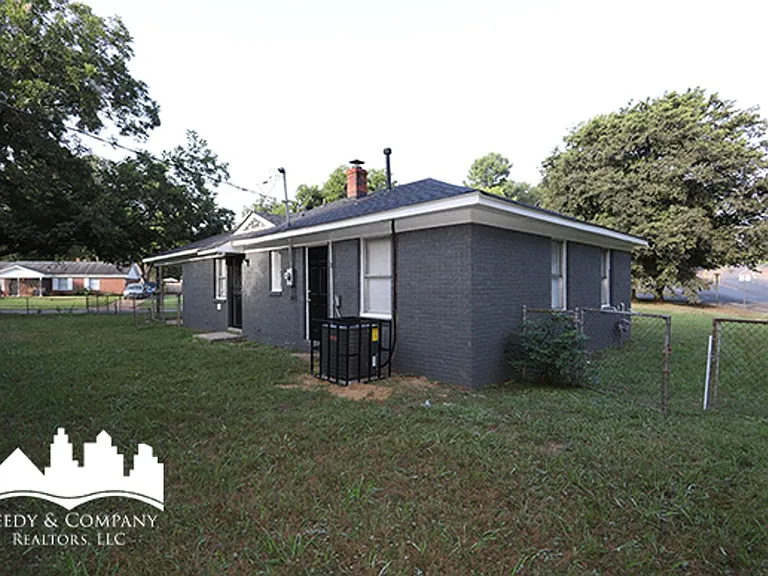 1380 Rolling Hills Dr — Photo 16