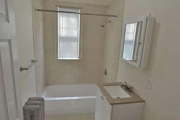 2 bed, 1.0 bath, 900 sqft, $2,750 — Photo 4