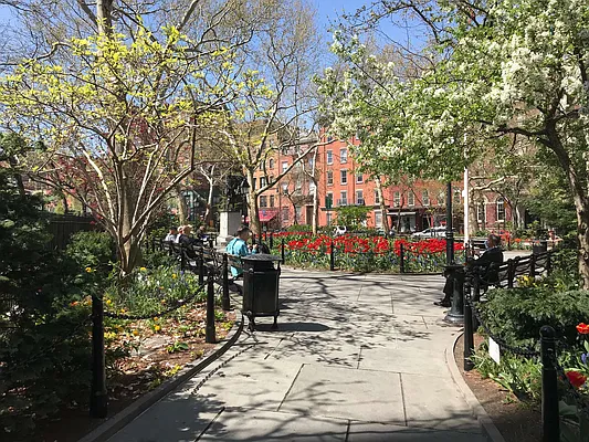 Rented by Compass | media 14