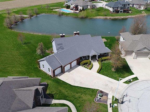 2nd image of 1155 Fountain Park Dr