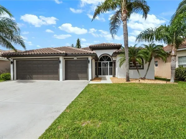 9646 Blue Stone Cir, Fort Myers, FL 33913