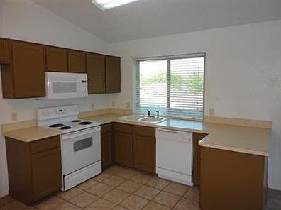 3rd image of 5511 Creek Valley Dr