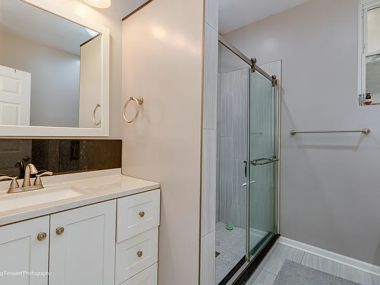522 N Armour St #1 — Photo 15