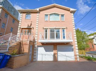 11 Leary Ln FLOOR 1, Edgewater, NJ 07020