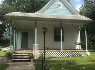 420 N State St, Caney, KS 67333