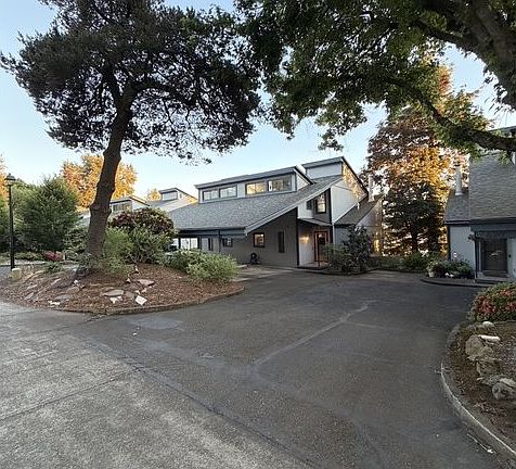 5th image of 616 N Tomahawk Island Dr