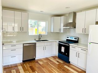 3839 49th Ave SW #B, Seattle, WA 98116