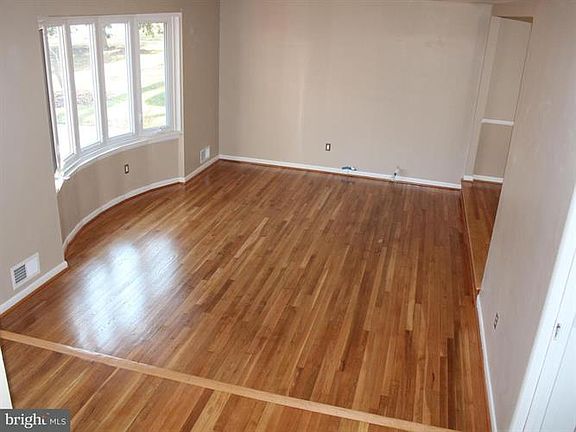 3rd image of 8830 Camfield Dr